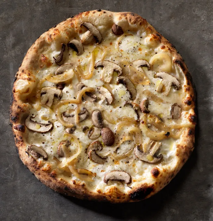 Mushroom pizza with caramelized onion